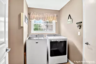 209 Geneva Ln, McHenry, IL 60051 - Photo 18