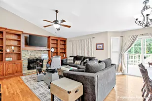 209 Geneva Ln, McHenry, IL 60051 - Photo 14