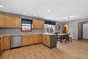 364 W Anndon St, Braidwood, IL 60408 - Photo 10