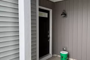 302 Kingsport Dr, South Elgin, IL 60177 - Photo 2