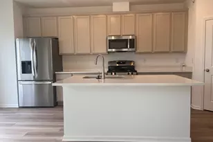 302 Kingsport Dr, South Elgin, IL 60177 - Photo 4