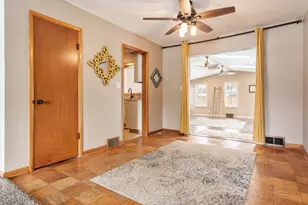 1013 E Main St, Rockton, IL 61072 - Photo 10