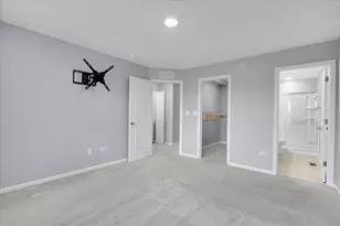 912 Bradford Dr, Naperville, IL 60563 - Photo 12