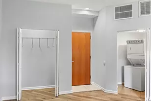 2451 W Howard St, Chicago, IL 60645 - Photo 8