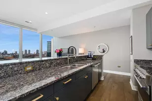 500 W Superior St, Chicago, IL 60654 - Photo 12