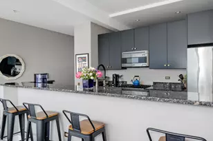 500 W Superior St, Chicago, IL 60654 - Photo 10