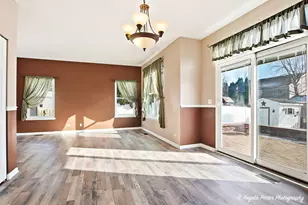 443 E Stockton Ct, Round Lake Beach, IL 60073 - Photo 12