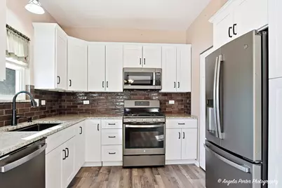 443 E Stockton Court, Round Lake Beach, IL 60073 - Photo 8