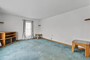 303 S Jackson St, Gardner, IL 60424 - Photo 10