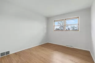 15108 Hamlin Ave, Midlothian, IL 60445 - Photo 12