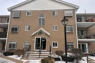 464 S President St, Carol Stream, IL 60188 - Photo 1