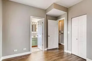 2306 W Jarvis Ave, Chicago, IL 60645 - Photo 6