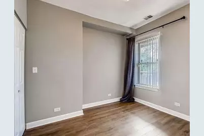 2306 W Jarvis Avenue #3, Chicago, IL 60645 - Photo 8