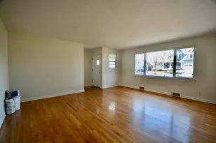 609 N Loomis St, Naperville, IL 60563 - Photo 2