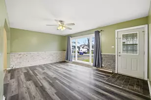 706 W James Ave, Villa Park, IL 60181 - Photo 2