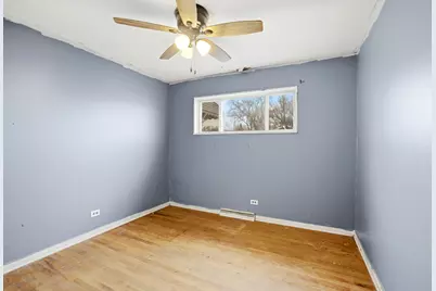 706 W James Avenue, Villa Park, IL 60181 - Photo 10