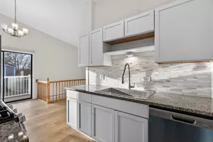 455 Kennedy Pl, Vernon Hills, IL 60061 - Photo 10