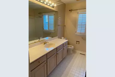 1626 S Luther Avenue, Oakbrook Terrace, IL 60181 - Photo 16