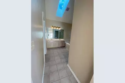 1626 S Luther Avenue, Oakbrook Terrace, IL 60181 - Photo 20