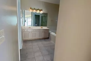 1626 S Luther Ave, Oakbrook Terrace, IL 60181 - Photo 20