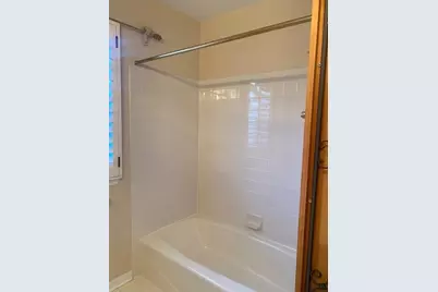 1626 S Luther Avenue, Oakbrook Terrace, IL 60181 - Photo 14