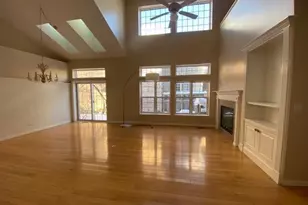 1626 S Luther Ave, Oakbrook Terrace, IL 60181 - Photo 4