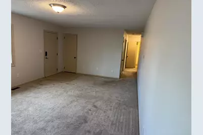 281 E Sprague Street, Bement, IL 61813 - Photo 4