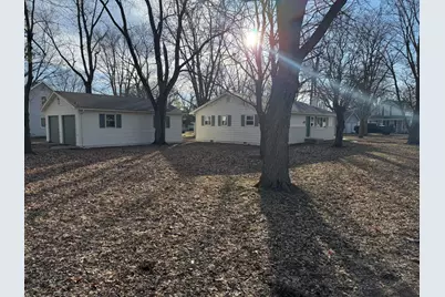 281 E Sprague Street, Bement, IL 61813 - Photo 2