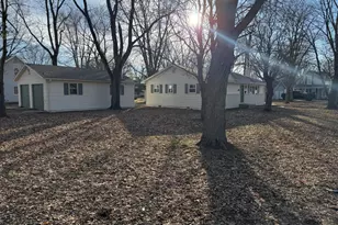 281 E Sprague St, Bement, IL 61813 - Photo 2