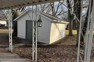 281 E Sprague St, Bement, IL 61813 - Photo 22