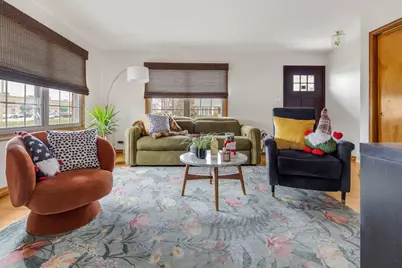 132 E Gladys Avenue, Elmhurst, IL 60126 - Photo 4