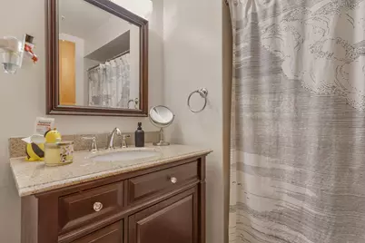 132 E Gladys Avenue, Elmhurst, IL 60126 - Photo 12