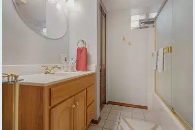 132 E Gladys Avenue, Elmhurst, IL 60126 - Photo 20