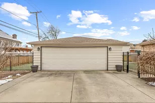 132 E Gladys Ave, Elmhurst, IL 60126 - Photo 26