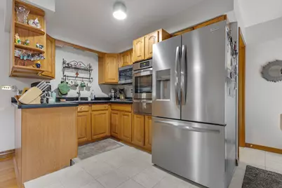 132 E Gladys Avenue, Elmhurst, IL 60126 - Photo 8