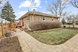 132 E Gladys Ave, Elmhurst, IL 60126 - Photo 22
