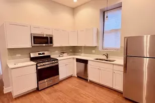 825 W Armitage Ave, Chicago, IL 60614 - Photo 2