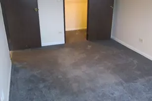 135 Pickwick Dr, Schaumburg, IL 60193 - Photo 12