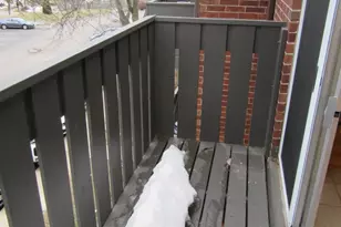 135 Pickwick Dr, Schaumburg, IL 60193 - Photo 6