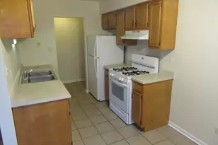 135 Pickwick Dr, Schaumburg, IL 60193 - Photo 10