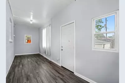 8521 S Loomis Boulevard, Chicago, IL 60620 - Photo 2