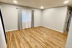 2347 Carnation Dr, Crest Hill, IL 60403 - Photo 4