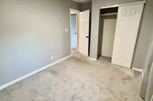 2347 Carnation Dr, Crest Hill, IL 60403 - Photo 12