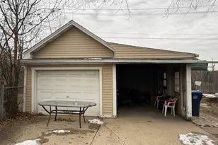 26 Keller Ave, Waukegan, IL 60085 - Photo 8