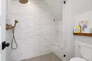 2109 W Montrose Ave, Chicago, IL 60618 - Photo 24