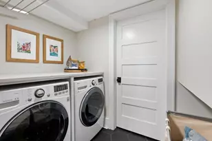 2109 W Montrose Ave, Chicago, IL 60618 - Photo 32