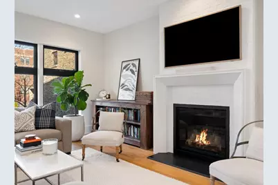 2109 W Montrose Avenue, Chicago, IL 60618 - Photo 6