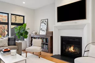 2109 W Montrose Ave, Chicago, IL 60618 - Photo 6