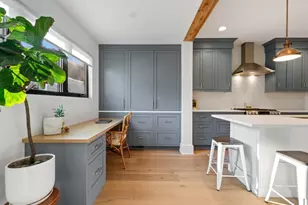 2109 W Montrose Ave, Chicago, IL 60618 - Photo 12