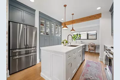 2109 W Montrose Avenue, Chicago, IL 60618 - Photo 10